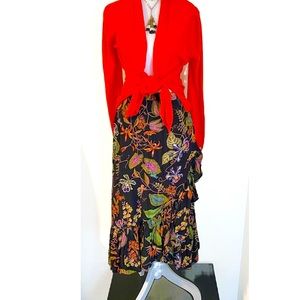 H&M Skirt, Floral print, Sz 8, 30 inches at hip